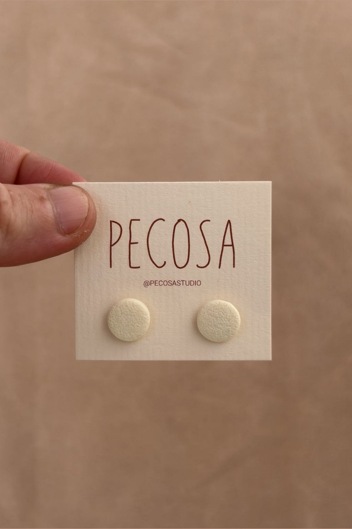 Pendientes MILA, capsula MARFIL