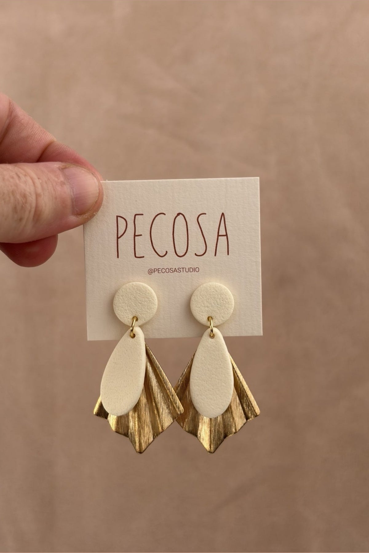 Pendientes BEGONIA, capsula MARFIL