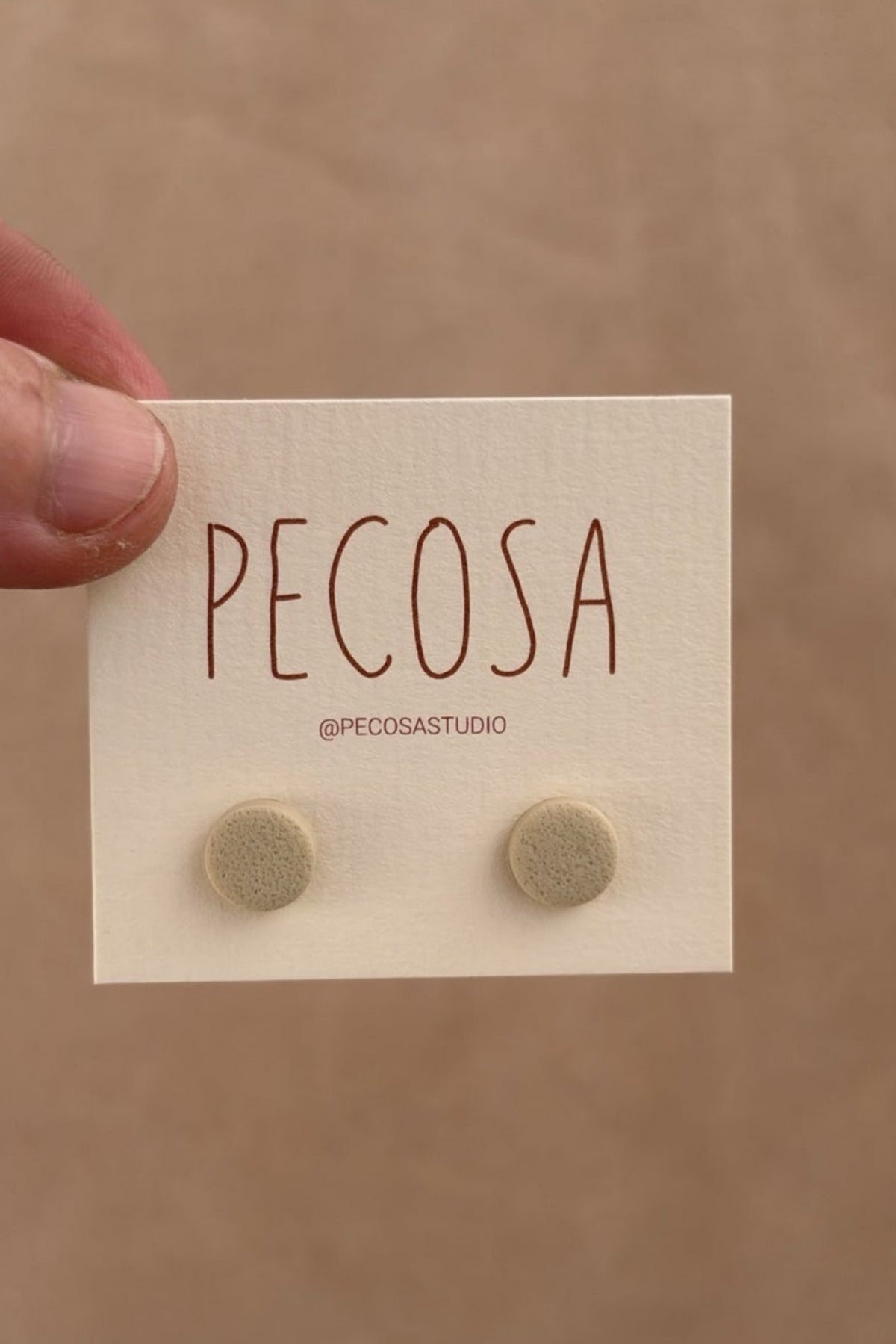 Pendientes NELA, capsula TIERRA