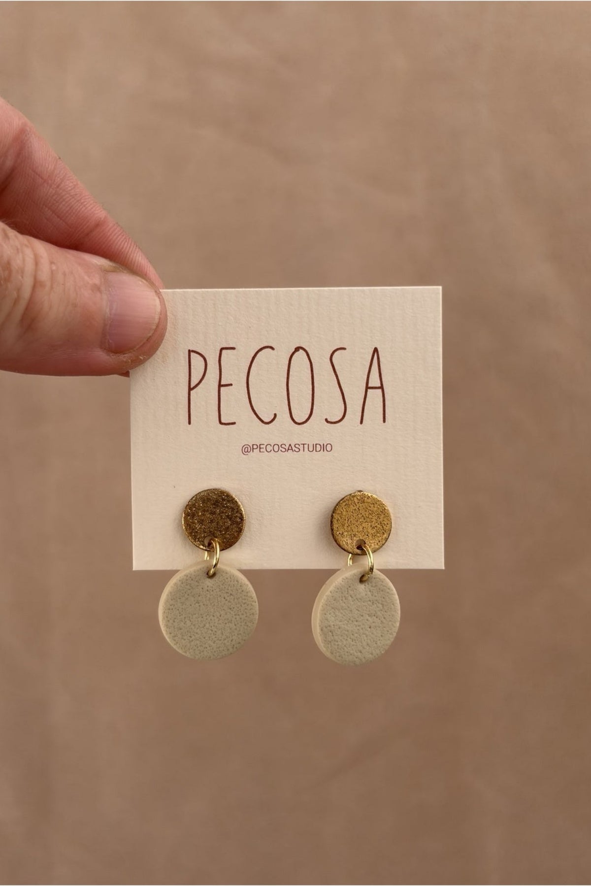 Pendientes NILA, capsula TIERRA